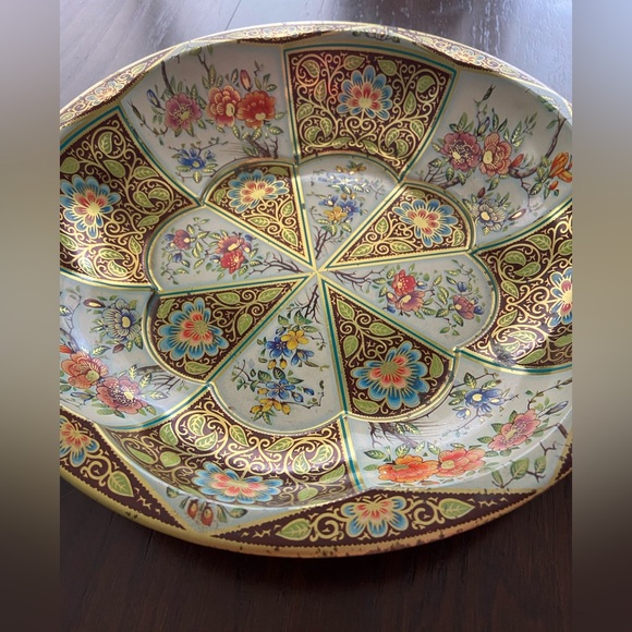 DAHER Decorated Ware Tin Shallow Bowl Intricate Detail Colorful England 1971 - Picture 3 of 8